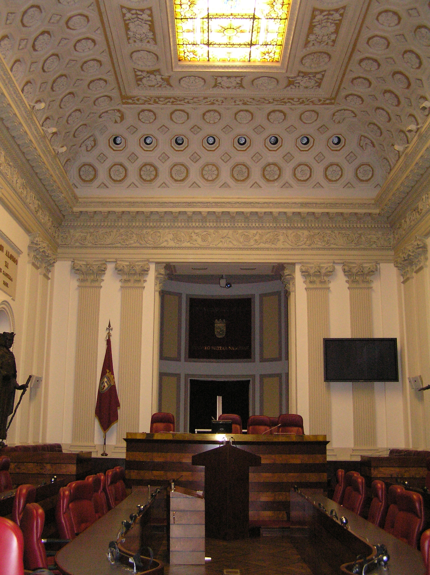 2007.- Restauración del lucernario del Salón de Plenos del Palacio de la Diputación Foral de Bizkaia